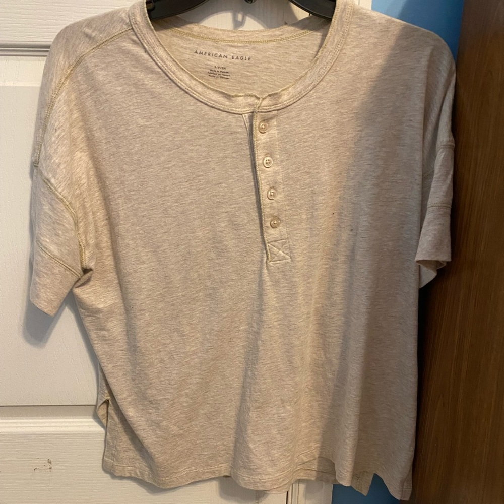 American Eagle white tee shirt